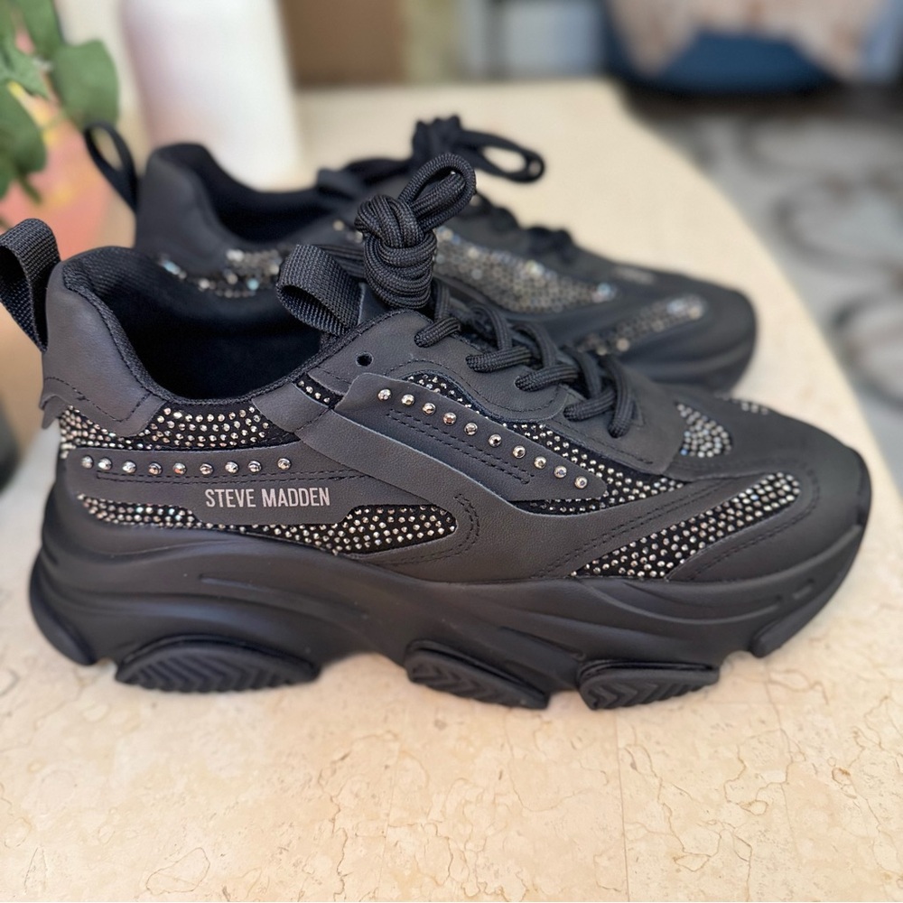 ❌SOLD❌ Madden Black Rhinestone Women Sneakers SIZE 8 New in box